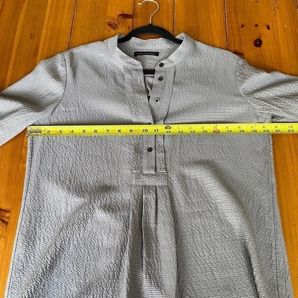 Banana Republic Summer Breeze Gauze Henley - Picture 6 of 11